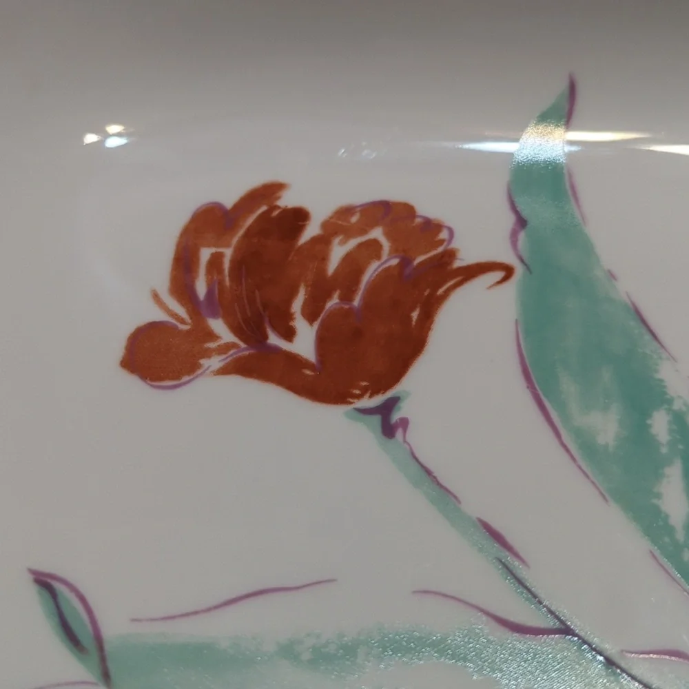 Tulip glass platter 9x11‎